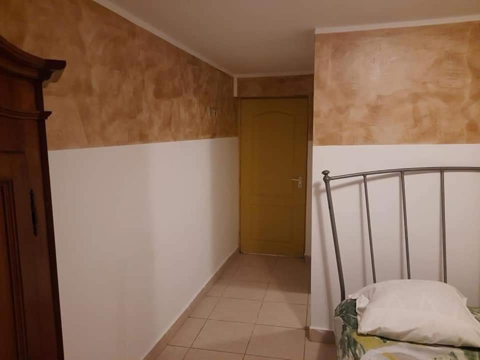 Alfredo Hostel Craiova Eksteriør billede