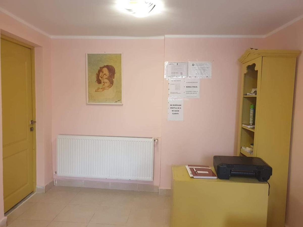 Alfredo Hostel Craiova Eksteriør billede